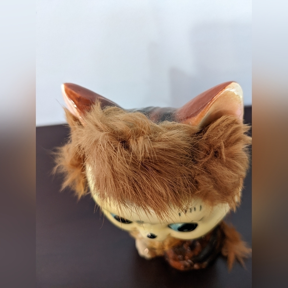 Vintage Japanese Furry Kitsch Cat Figurine - Picture 5 of 8